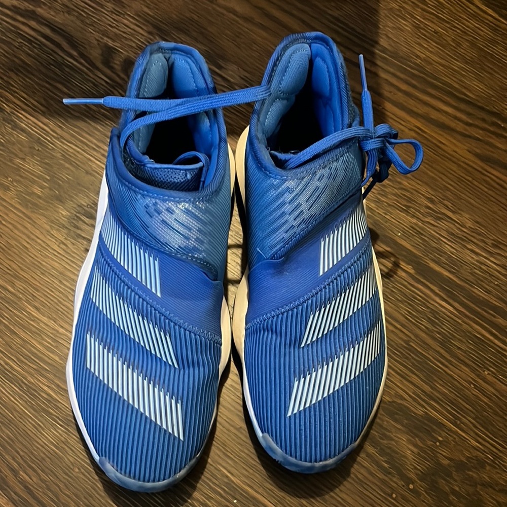 Adidas basketball shoes size 5